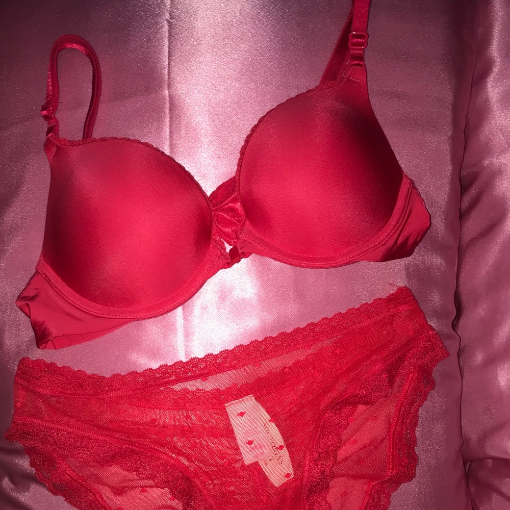 Victoria’s Secret Push-Up Bra Set